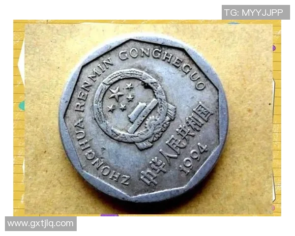 足球明星签名卡的市场价值如何影响其收藏价值分析