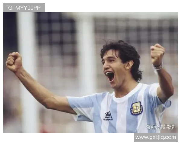 昔日绿茵传奇再现 足坛经典球星名单回顾与盘点